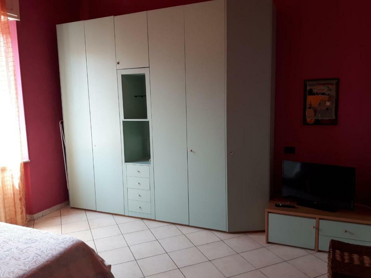 Asti Centro, Appartamento Manuela Exterior foto
